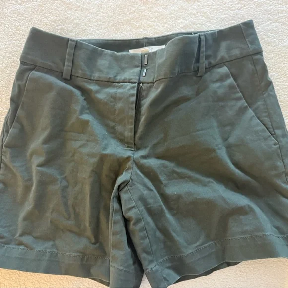 LOFT Women's Green Chino Shorts - Picture 2 of 3
